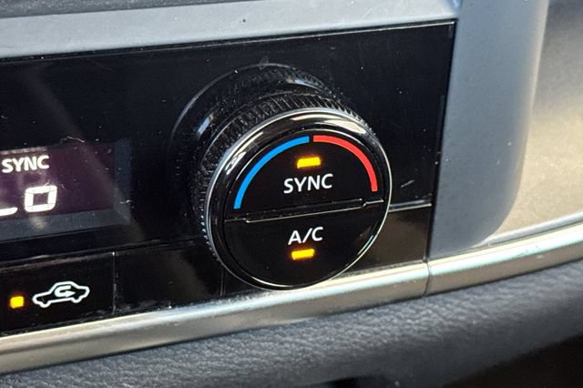 Used 2024 Nissan Rogue SV AWD/4WD image 30