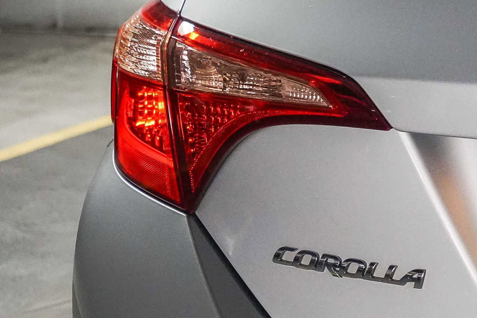 Used 2018 Toyota Corolla L w/ Body Protection Package FWD image 11