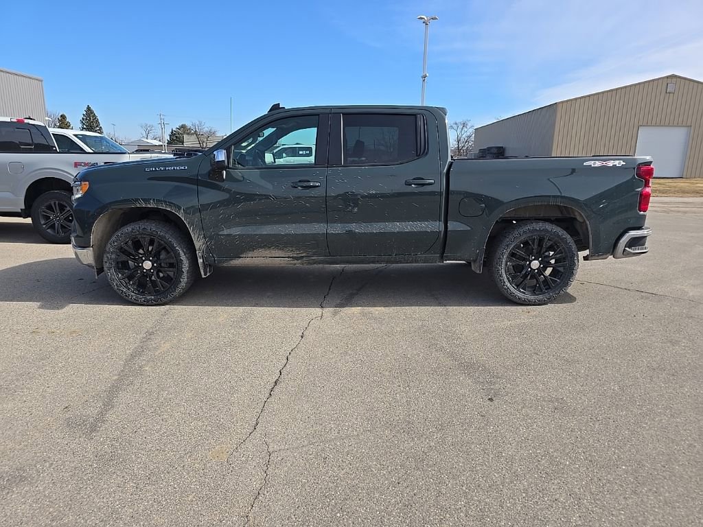 Used 2025 Chevrolet Silverado 1500 LT image 3