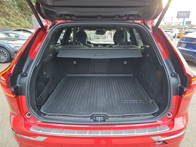 Used 2020 Volvo XC60 T5 Inscription w/ Protection Package Premier image 11