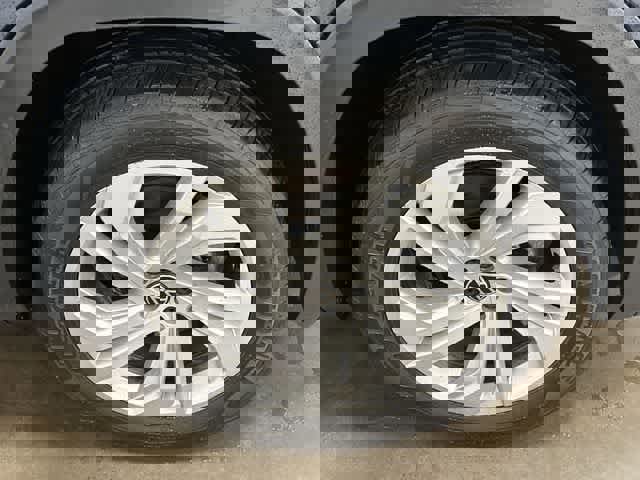 Certified 2023 Volkswagen Atlas SE image 5