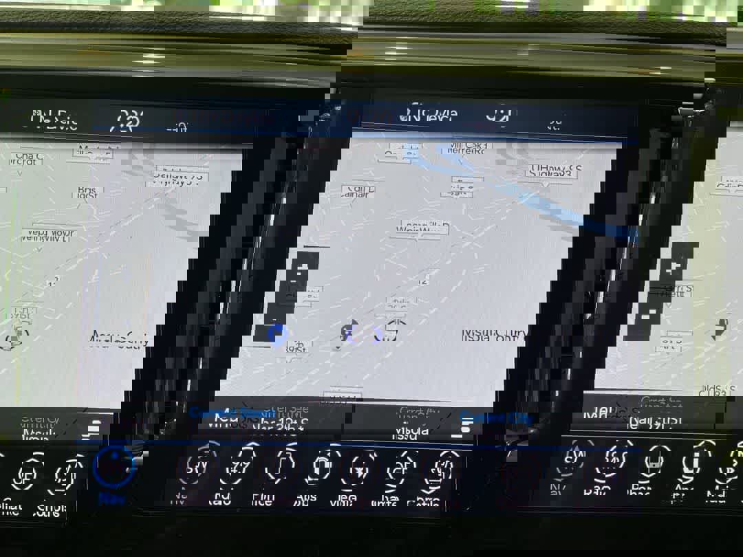 Used 2018 Chrysler Pacifica Limited image 21