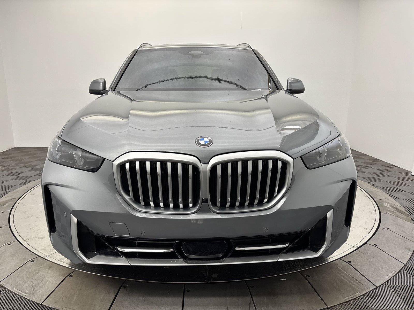 Used 2024 BMW X5 xDrive40i w/ Parking Assistance Package AWD/4WD image 14