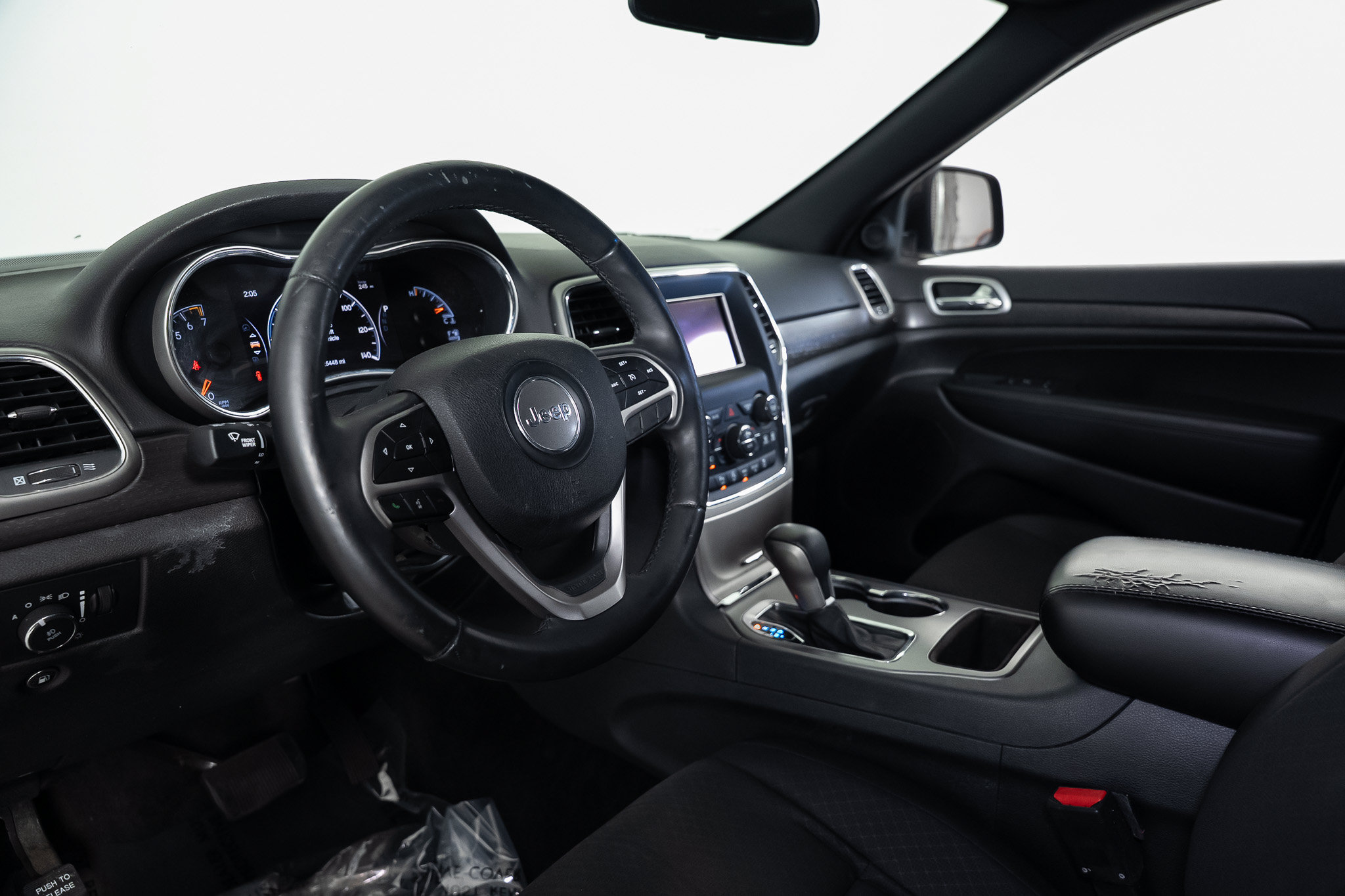 Used 2018 Jeep Grand Cherokee Laredo RWD image 28