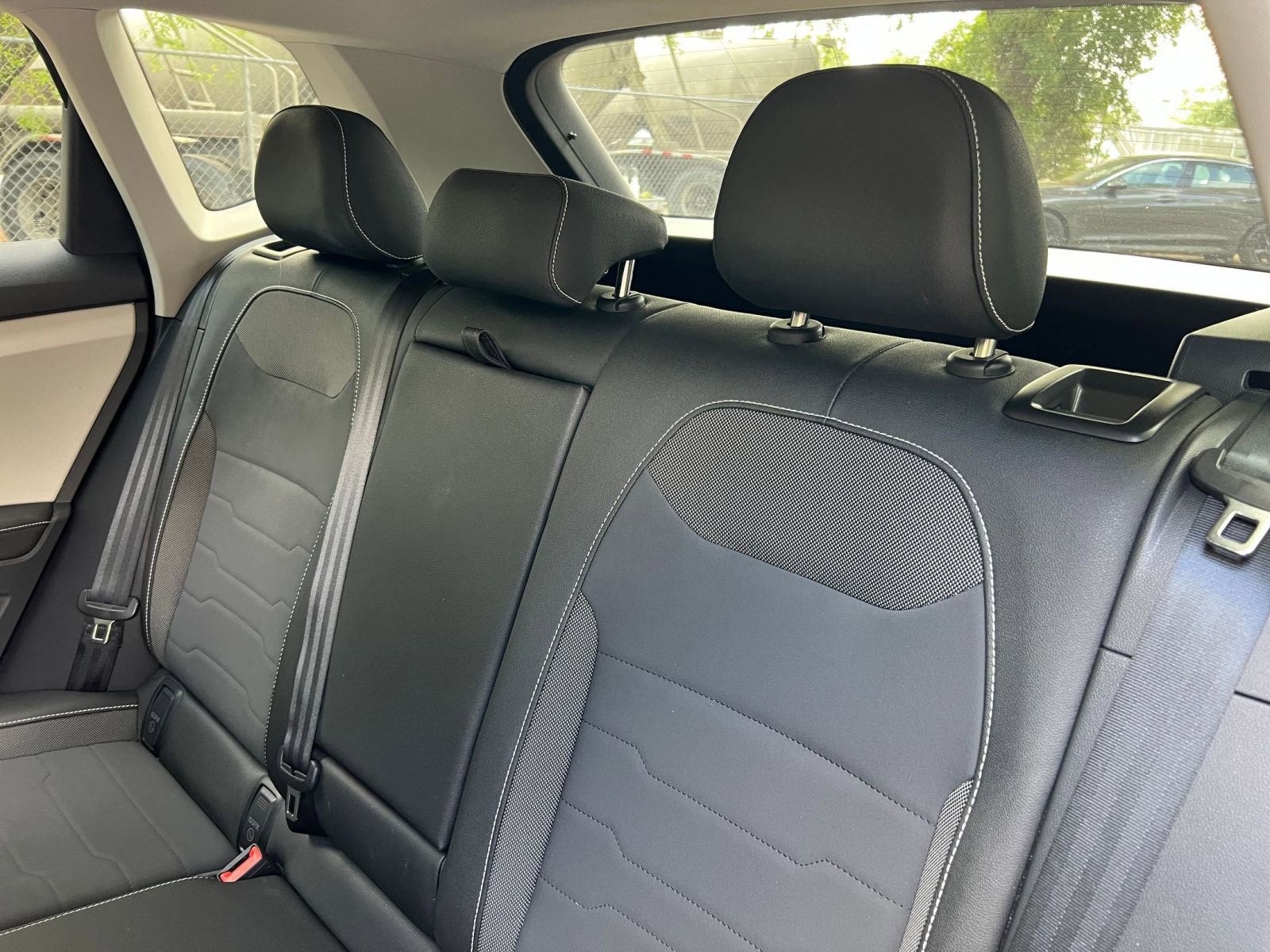 Used 2025 Volkswagen Taos SE image 38