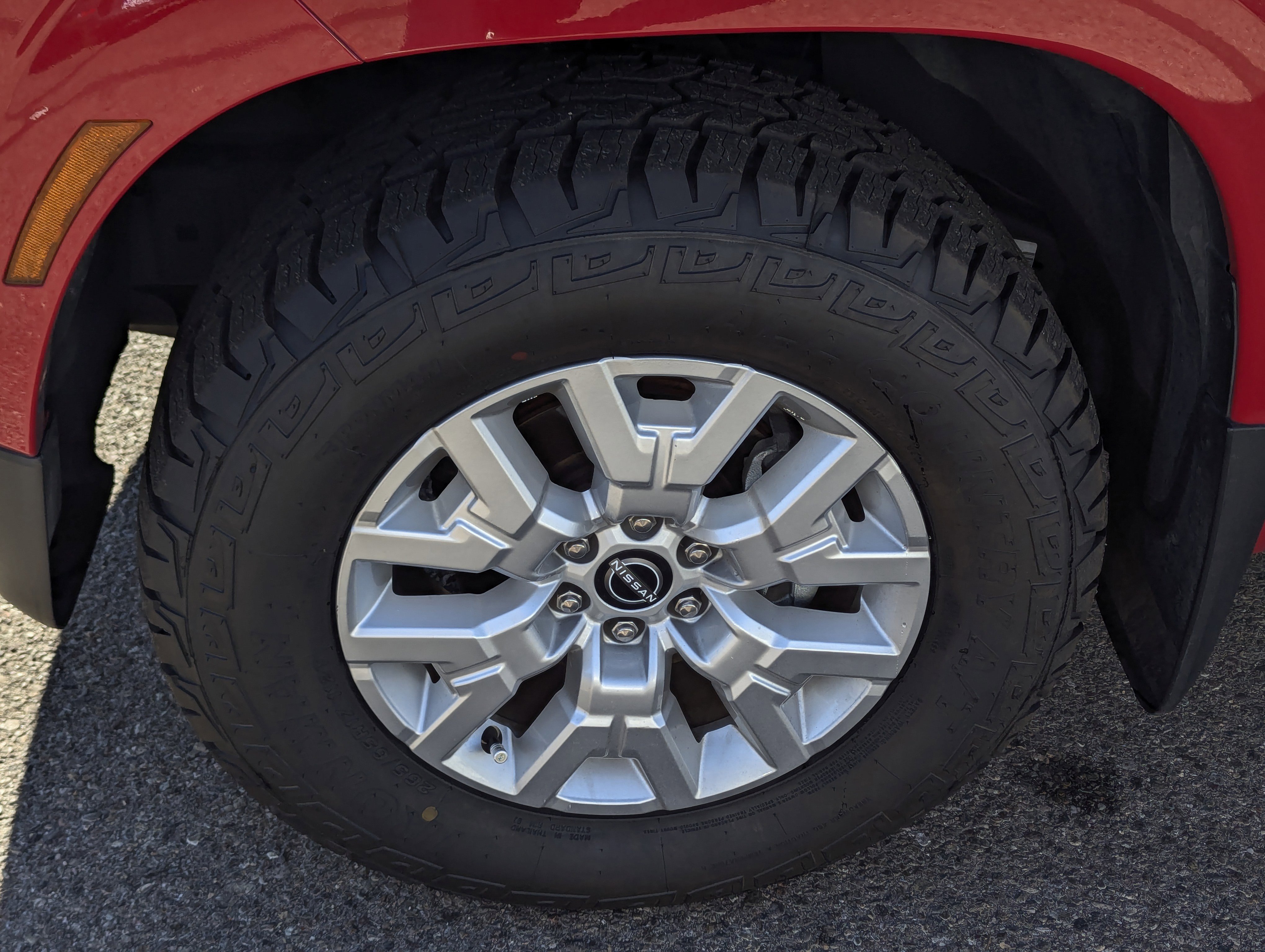 Used 2022 Nissan Frontier SV image 7