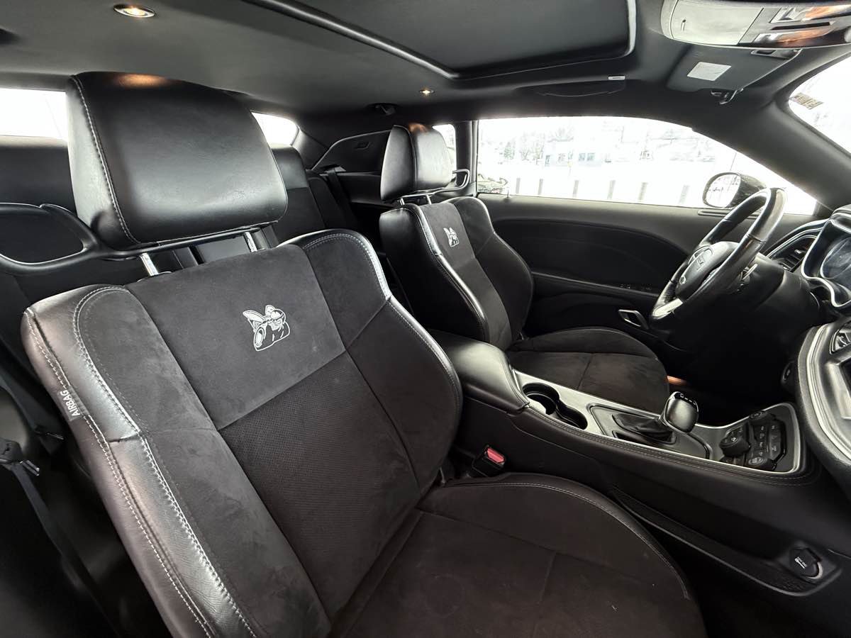 Used 2018 Dodge Challenger R/T Scat Pack w/ Leather Interior Group image 38