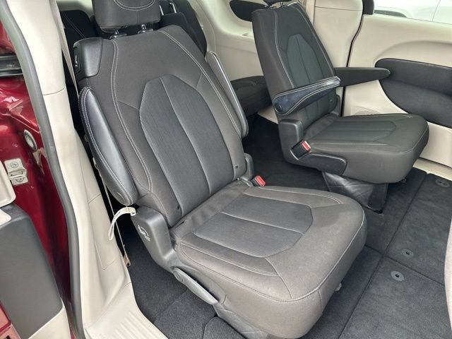 Certified 2023 Chrysler Voyager LX FWD image 17