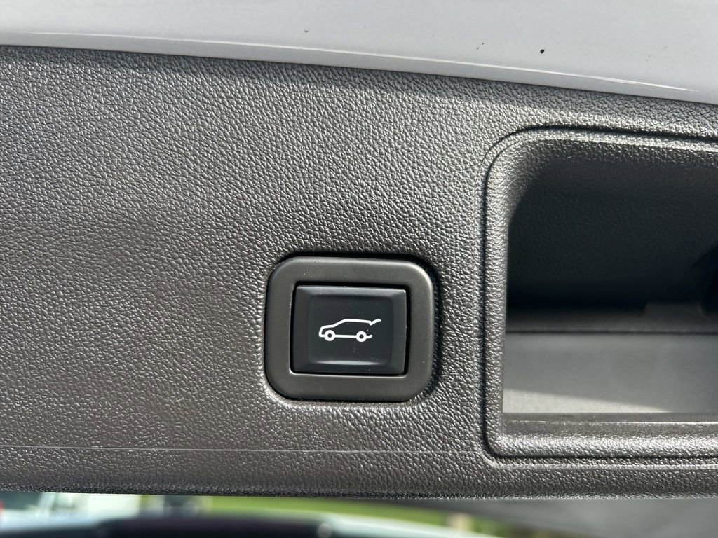 Used 2022 GMC Terrain SLE w/ Driver Convenience Package image 33