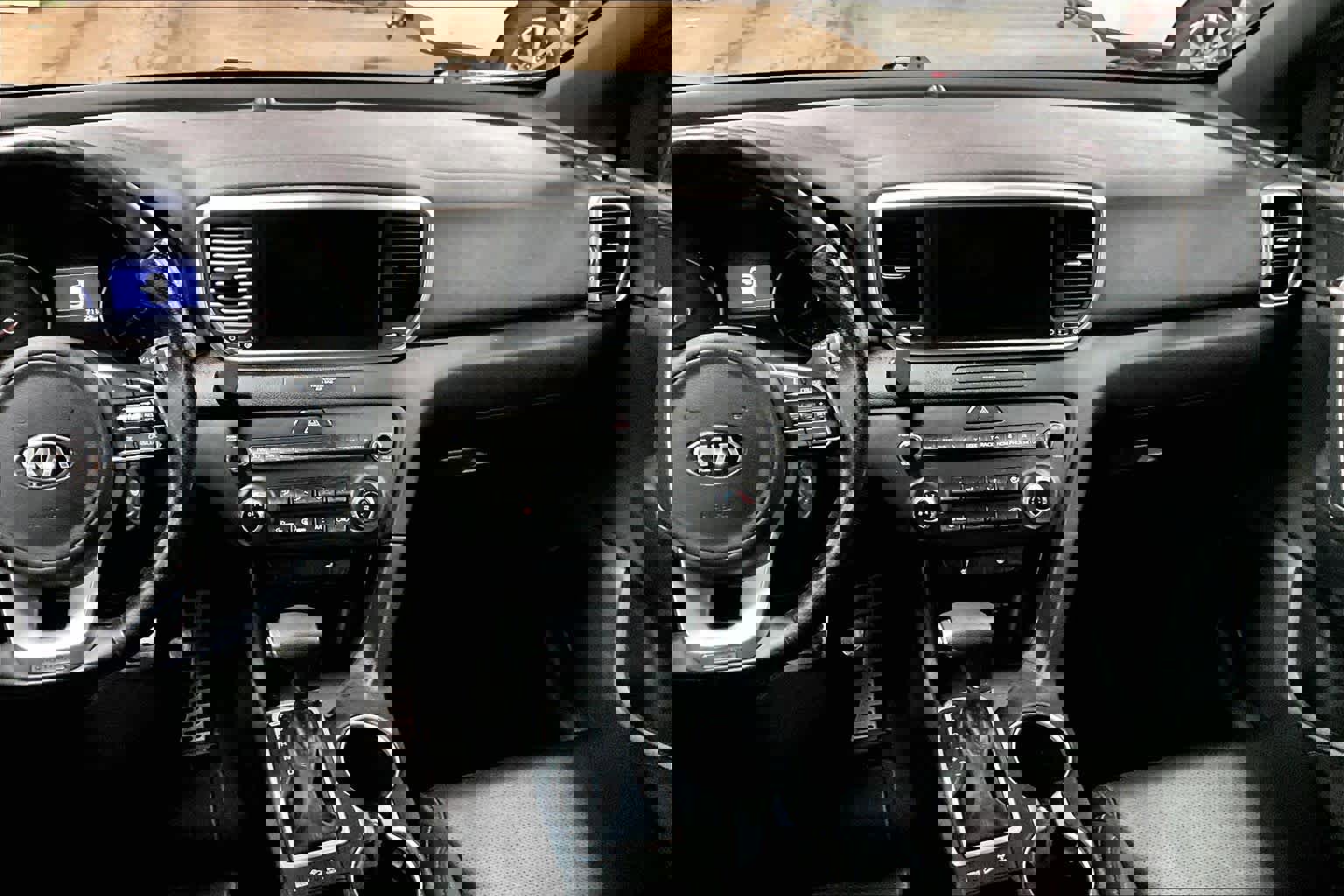 Used 2022 Kia Sportage Nightfall Edition image 7