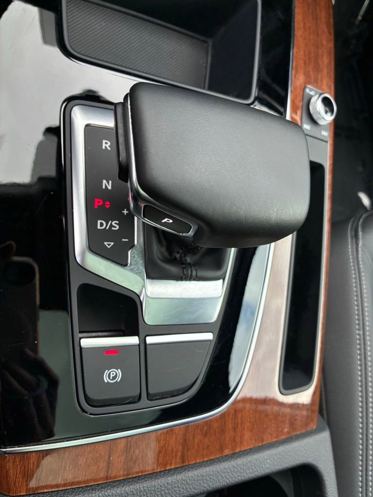 Used 2023 Audi Q5 2.0T Premium w/ Convenience Package image 33