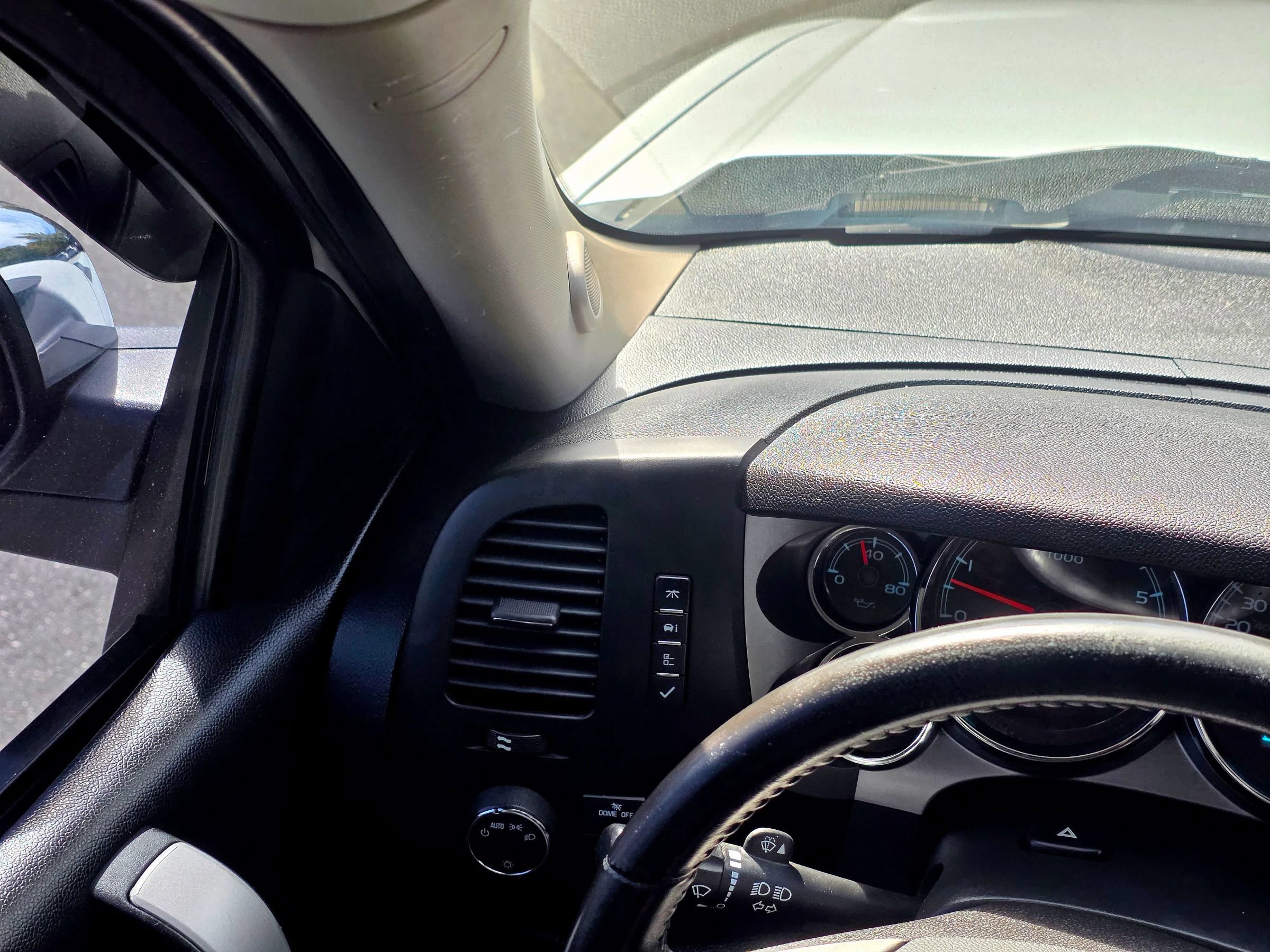Used 2011 Chevrolet Silverado 1500 LT AWD/4WD image 17