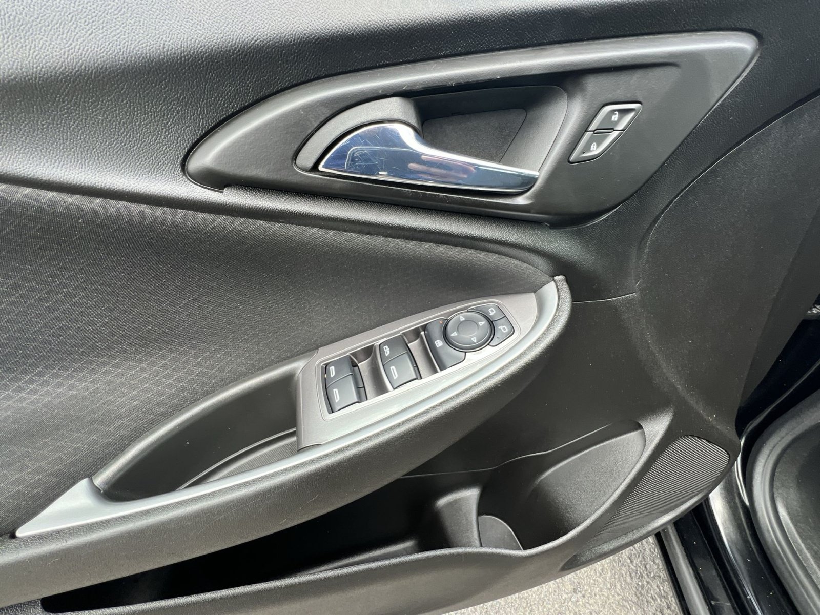Used 2023 Chevrolet Malibu LT FWD image 23
