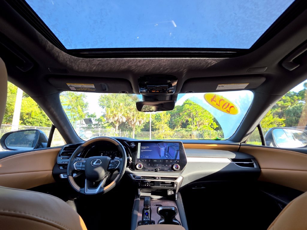Used 2024 Lexus RX 350 Premium w/ Accessory Package (Z1) FWD image 4