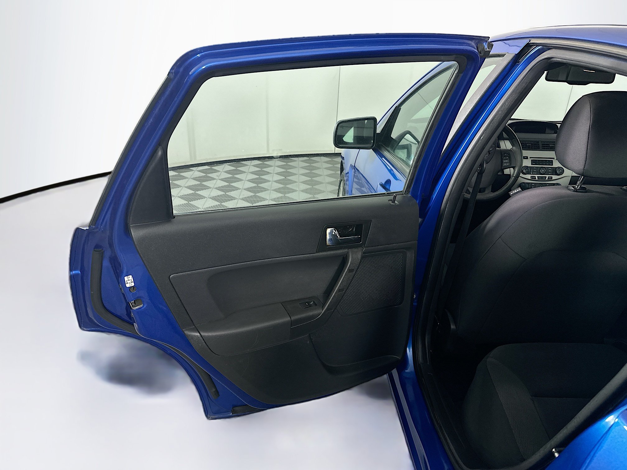 Used 2011 Ford Focus SES w/ 401A Rapid Spec Order Code FWD image 24