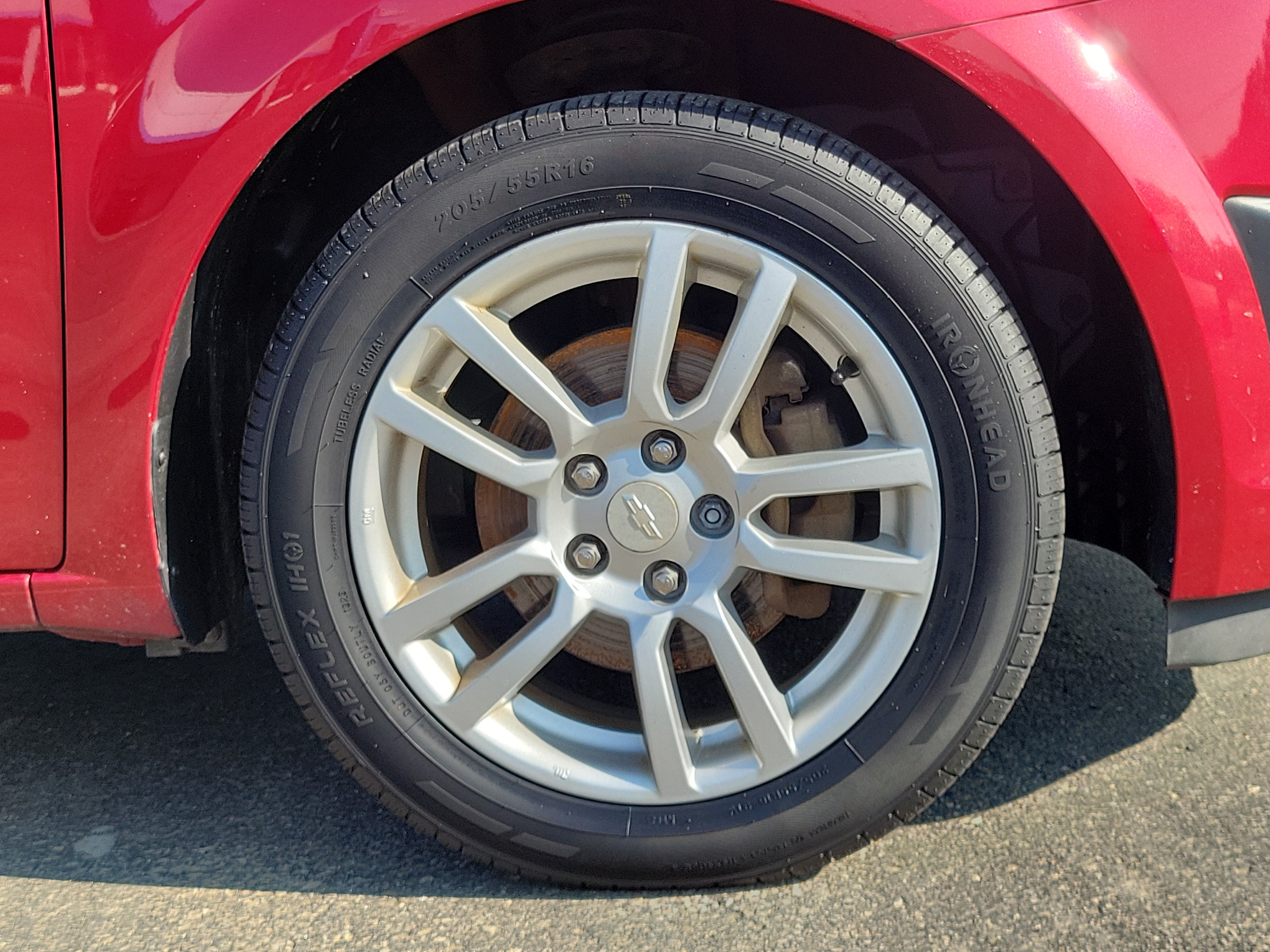 Used 2016 Chevrolet Sonic LT w/ Wheels and Fog Lamp Package FWD image 5