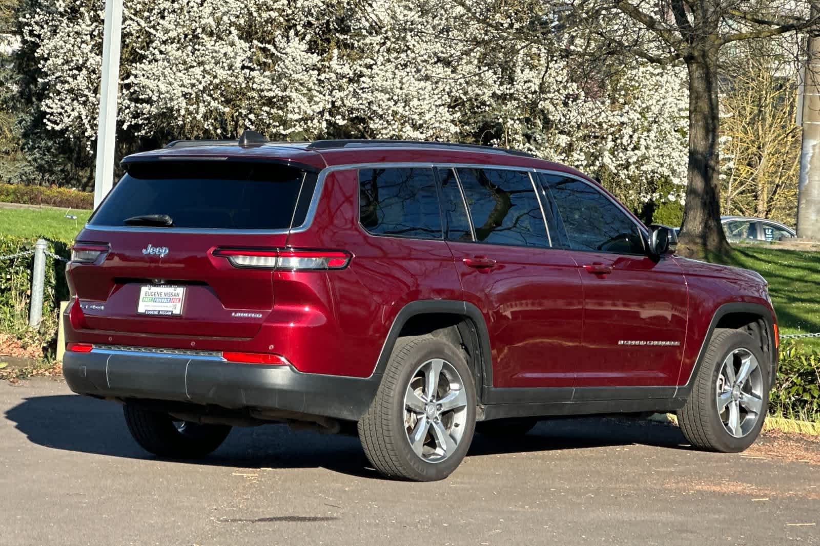 Used 2021 Jeep Grand Cherokee L Limited image 2