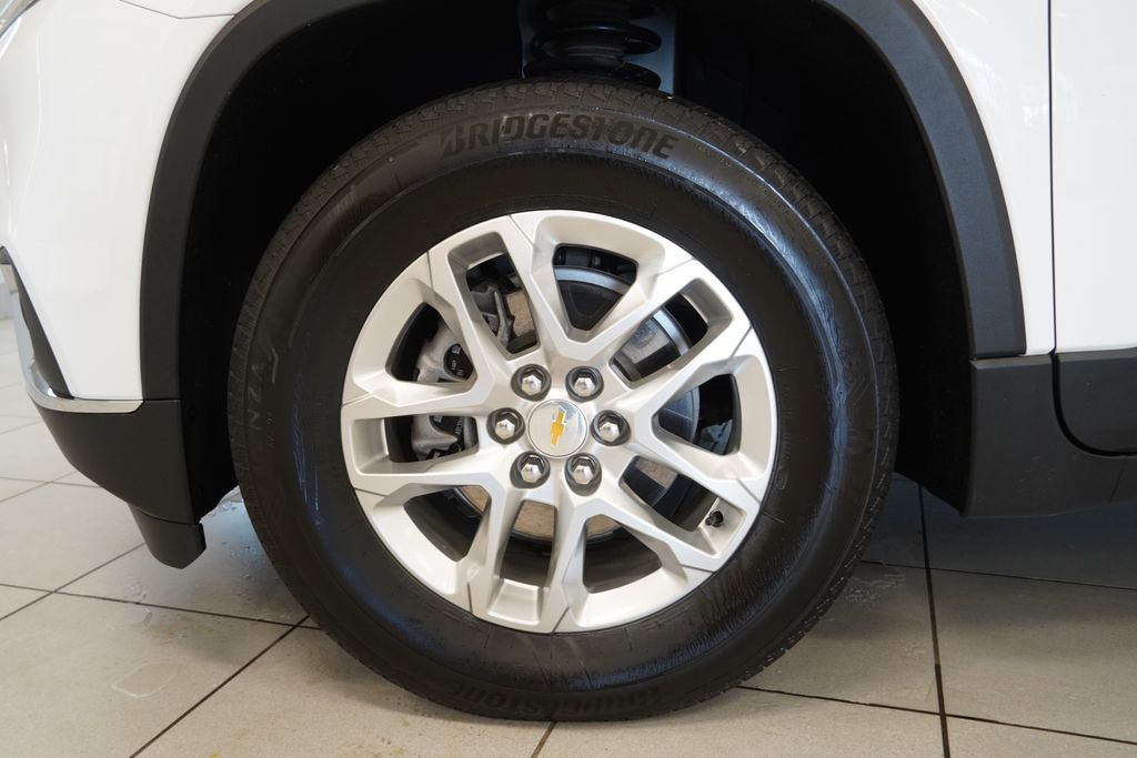 Used 2021 Chevrolet Traverse LT image 16