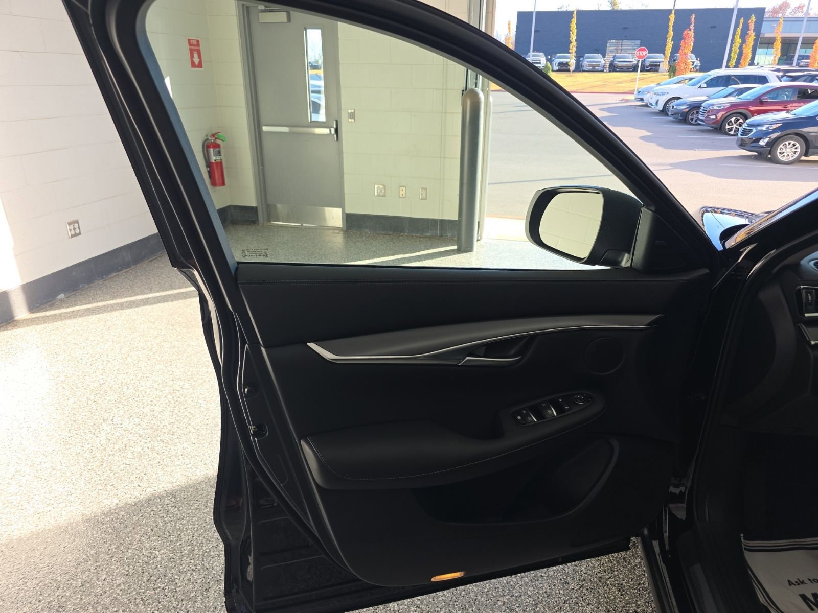 New 2025 INFINITI QX50 Pure image 24