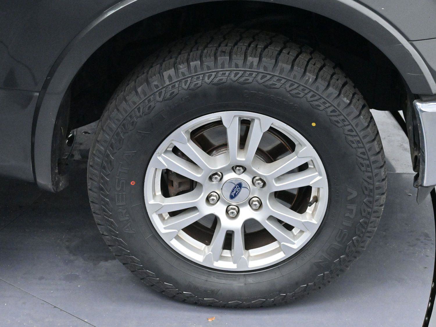 Used 2016 Ford F150 Lariat w/ Trailer Tow Package image 30