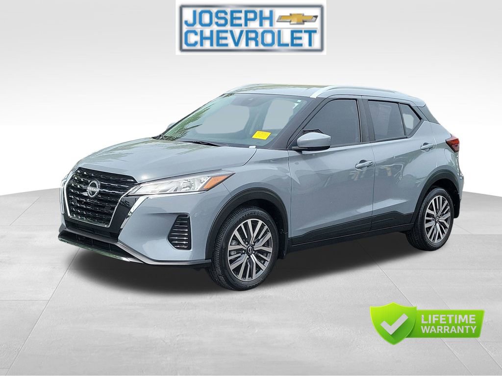 Used 2023 Nissan Kicks SV FWD image 2