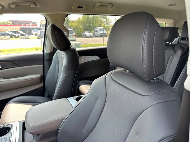New 2026 Kia Carnival FWD image 8