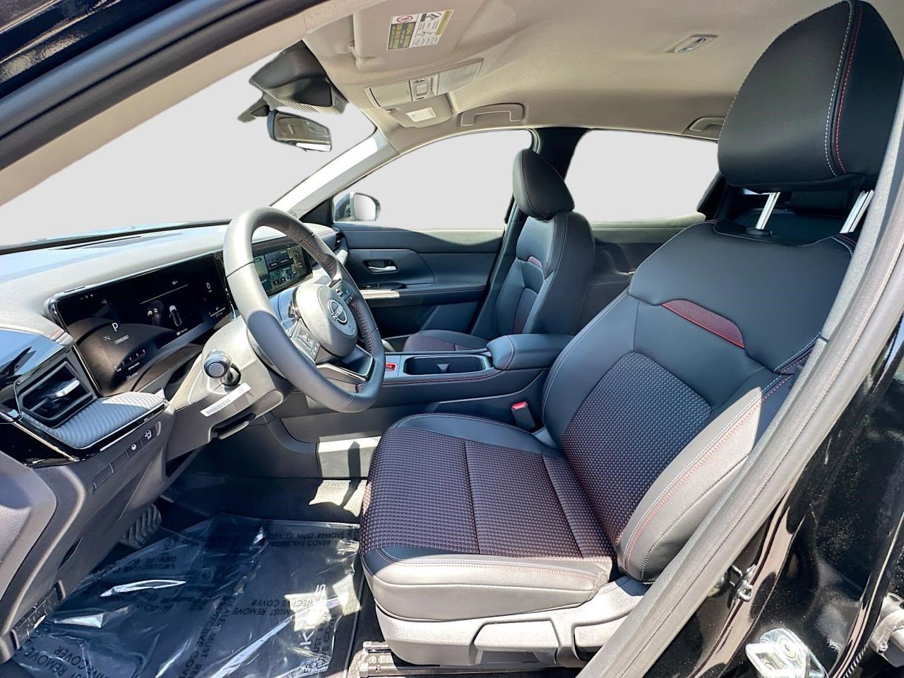 New 2025 Nissan Kicks SR FWD image 14