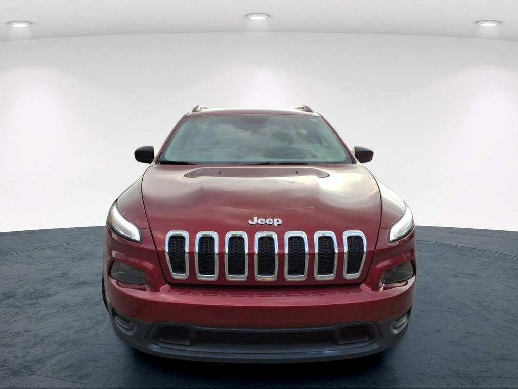 Used 2017 Jeep Cherokee Sport FWD image 4