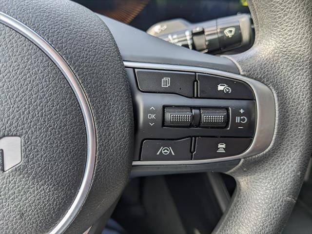 Used 2025 Kia K5 LXS FWD image 27