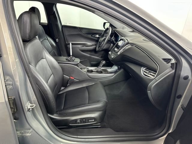 Used 2017 Chevrolet Malibu LT w/ Leather Package image 28