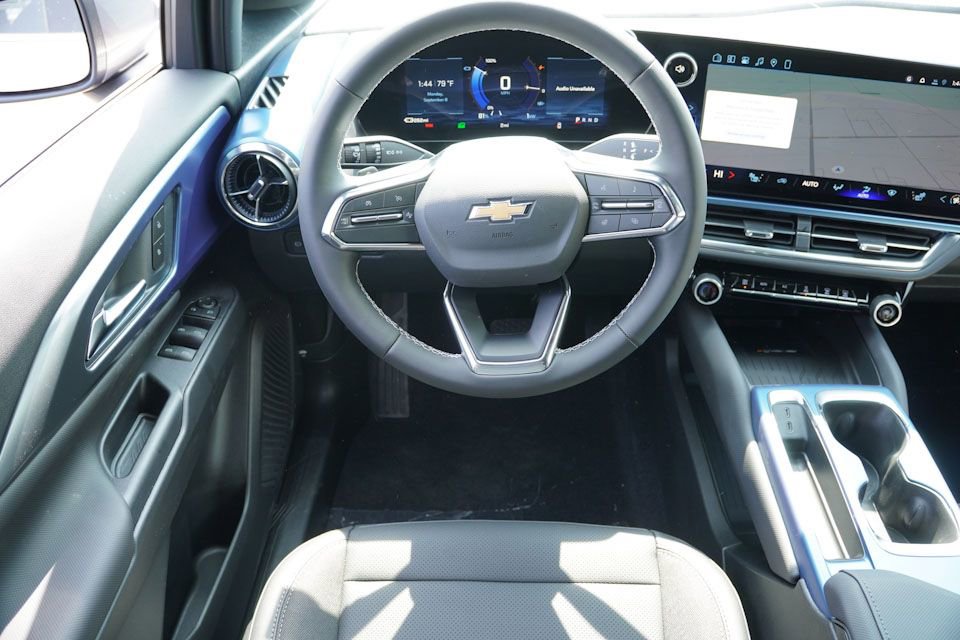 New 2026 Chevrolet Equinox EV LT AWD/4WD image 12