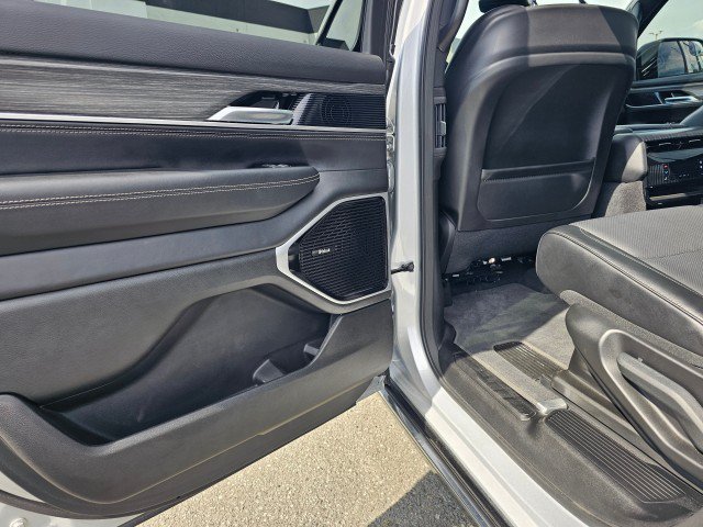 Certified 2024 Jeep Wagoneer Series III w/ Premium Group I AWD/4WD image 22