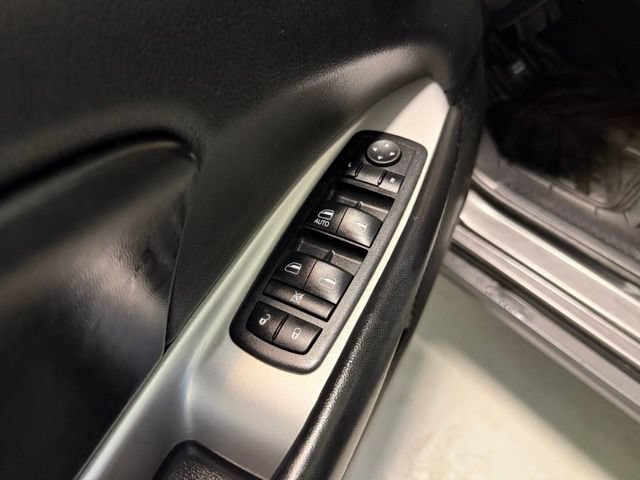 Used 2018 Dodge Journey SE w/ Connectivity Group FWD image 11