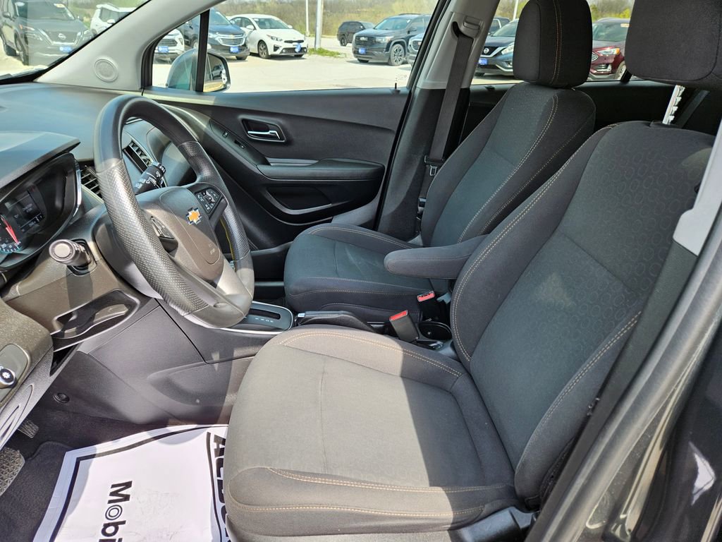 Used 2020 Chevrolet Trax LS w/ Tint and Cruise Package FWD image 22