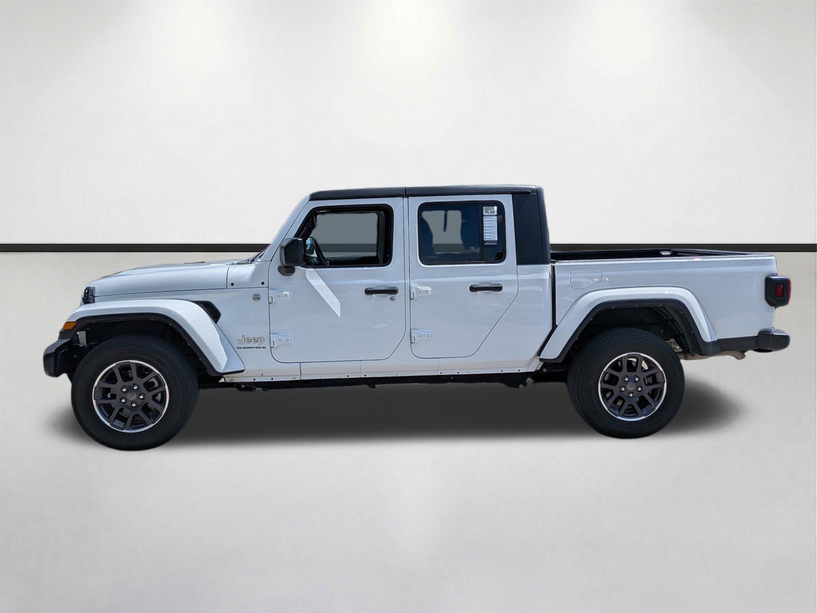 Used 2023 Jeep Gladiator Overland AWD/4WD image 7
