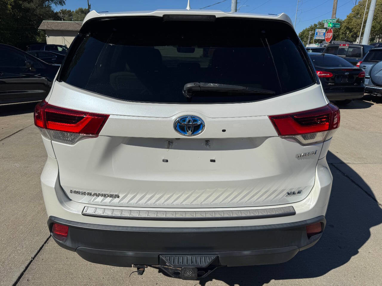 Used 2017 Toyota Highlander XLE image 6