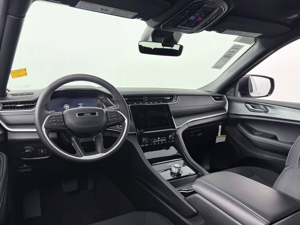 New 2025 Jeep Grand Cherokee L Laredo image 15