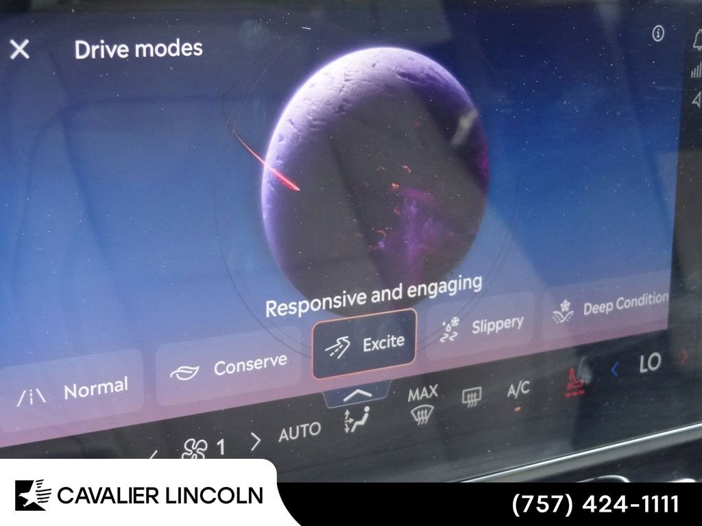 Certified 2025 Lincoln Nautilus Premier image 41