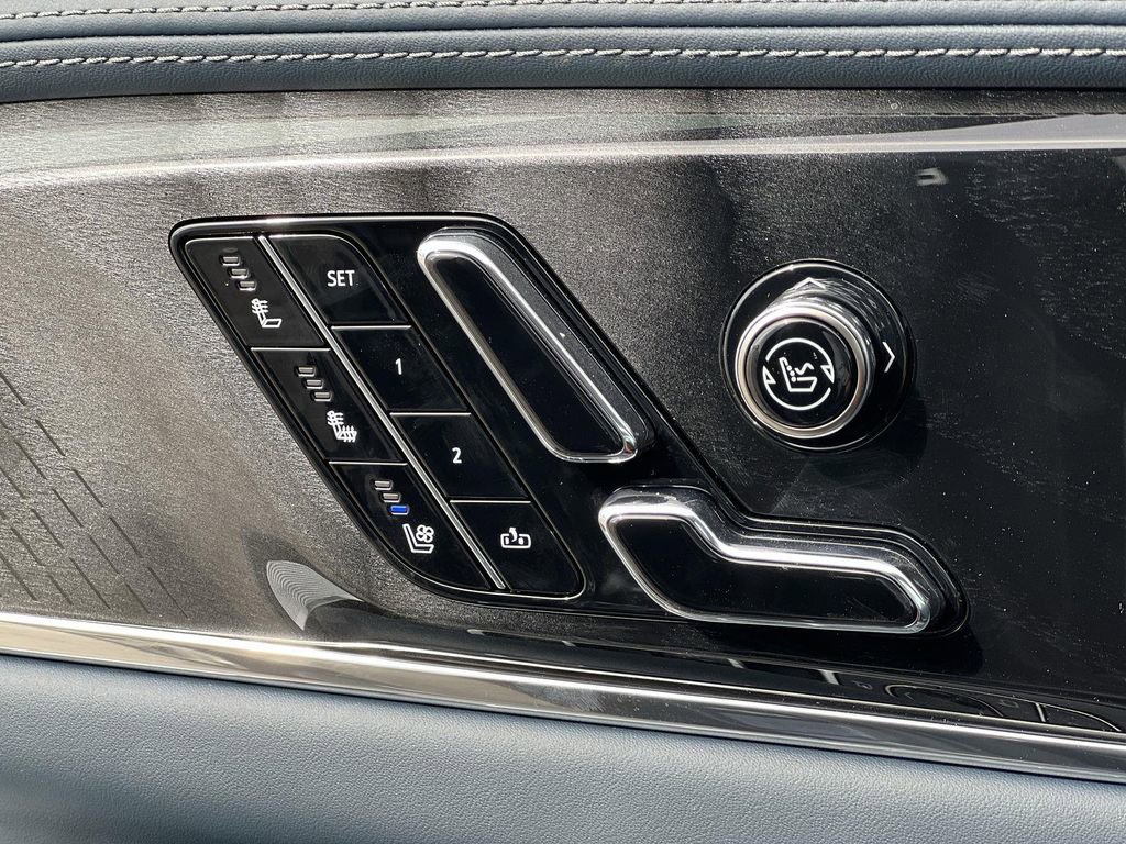 New 2025 Cadillac Escalade IQ Luxury 2 AWD/4WD image 23