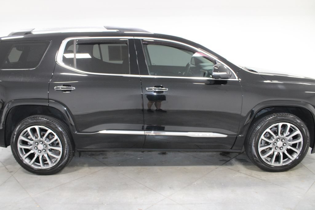 Used 2021 GMC Acadia Denali w/ Denali Technology Package FWD image 10