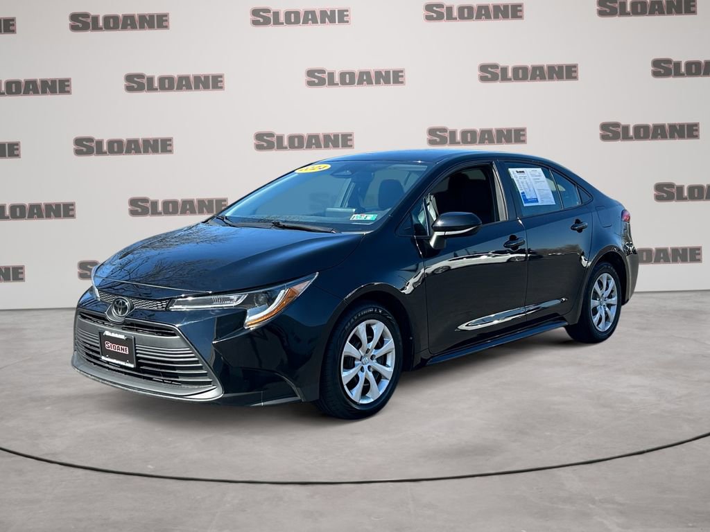 Used 2024 Toyota Corolla LE image 1