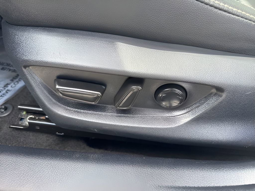 Used 2025 Toyota Camry SE FWD image 10