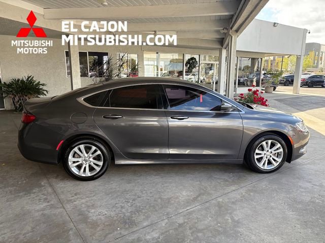 Used 2016 Chrysler 200 Limited w/ Convenience Group image 2