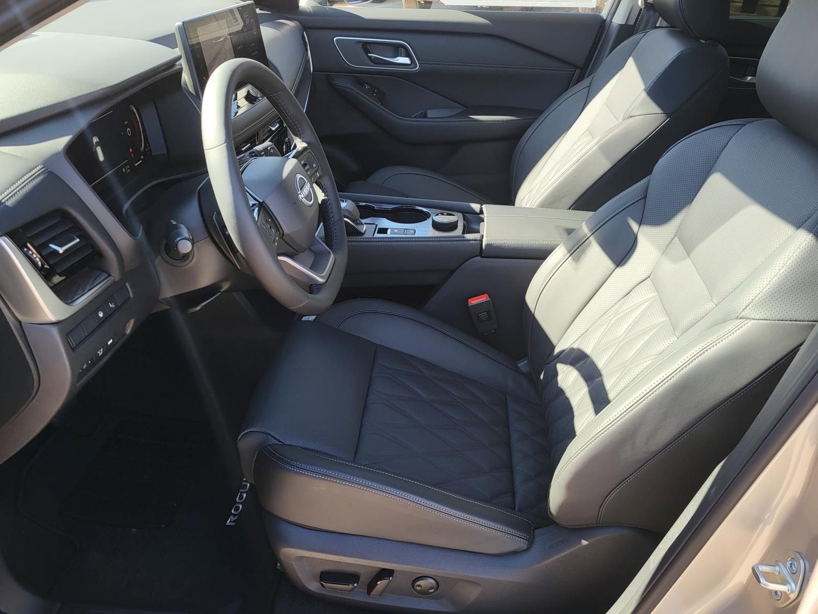 New 2026 Nissan Rogue Platinum image 21