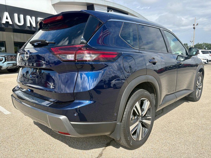 Used 2024 Nissan Rogue SL w/ SL Premium Package FWD image 4