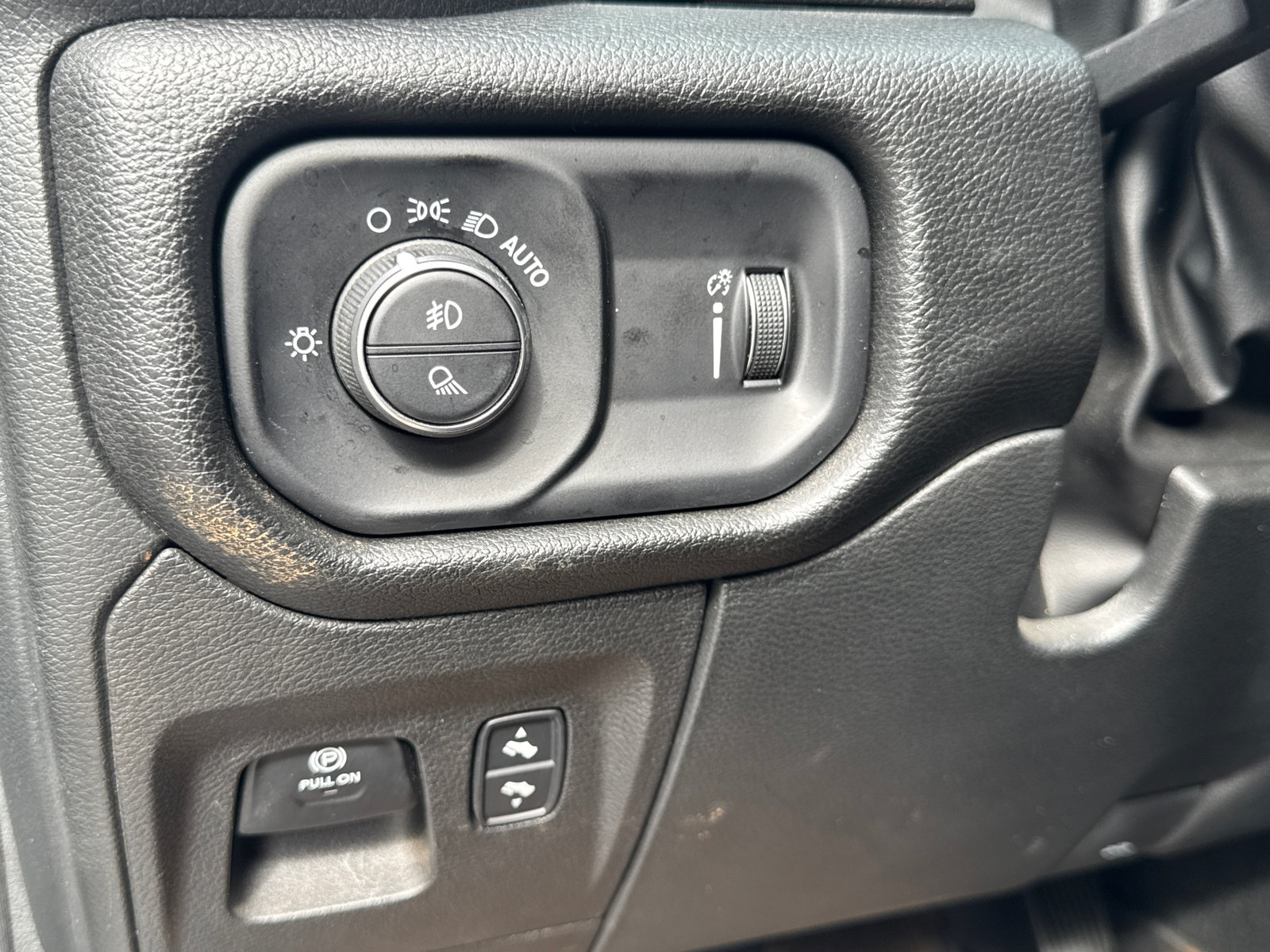 Used 2022 RAM 1500 Big Horn RWD image 32