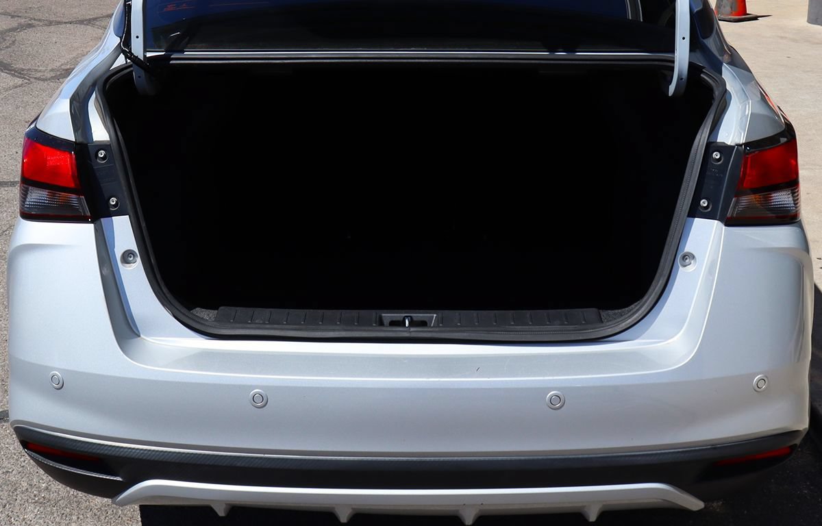 Used 2021 Nissan Versa SV FWD image 23