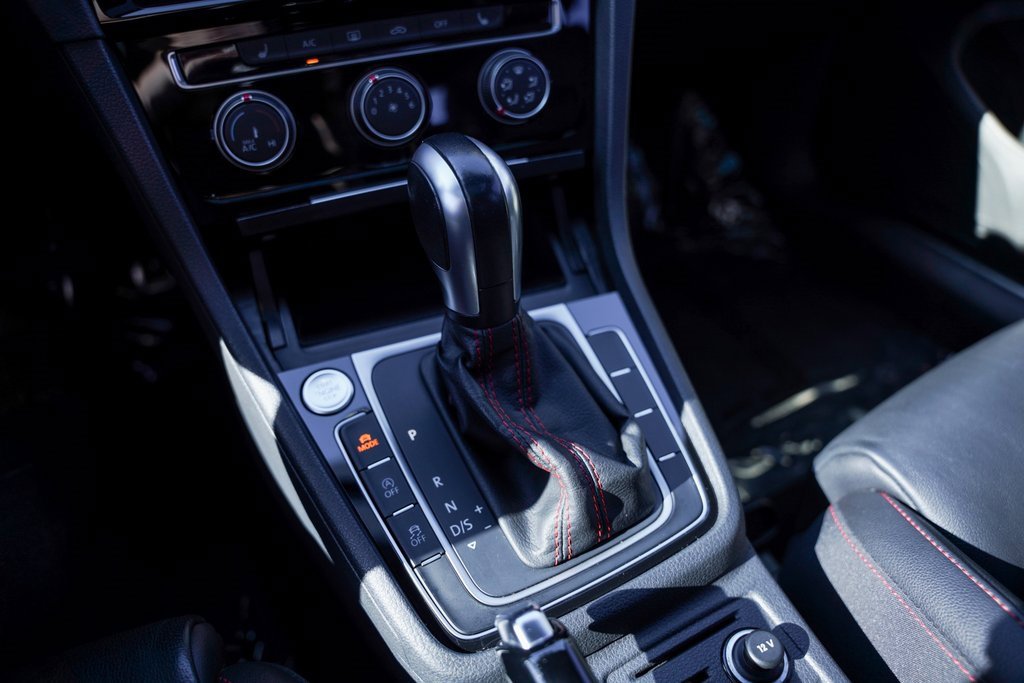 Used 2020 Volkswagen GTI SE image 22