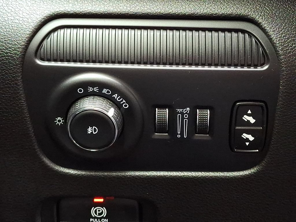 Used 2024 Jeep Wagoneer L Series II w/ Flexible Seating Group AWD/4WD image 27