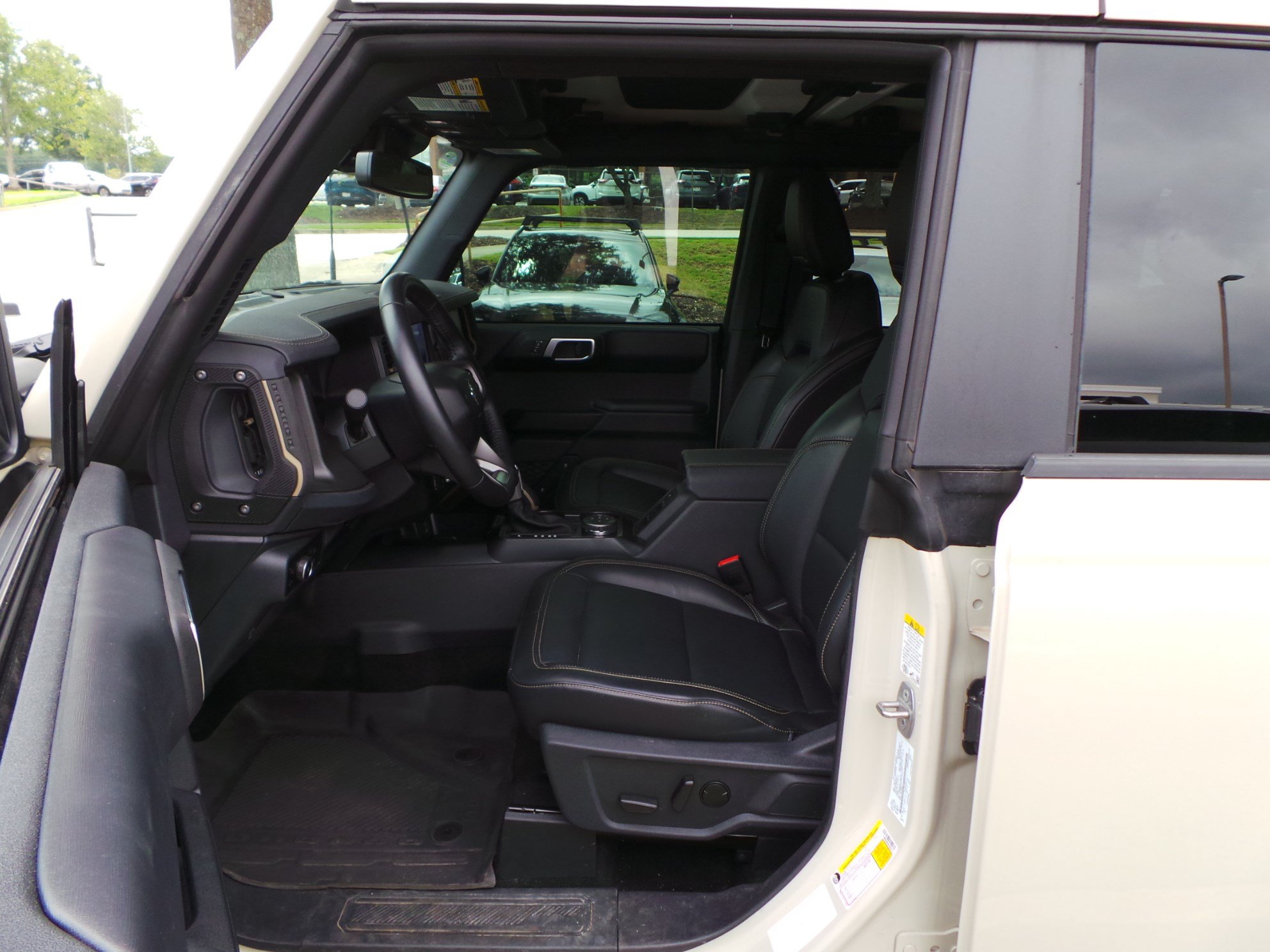 Used 2025 Ford Bronco Badlands AWD/4WD image 32